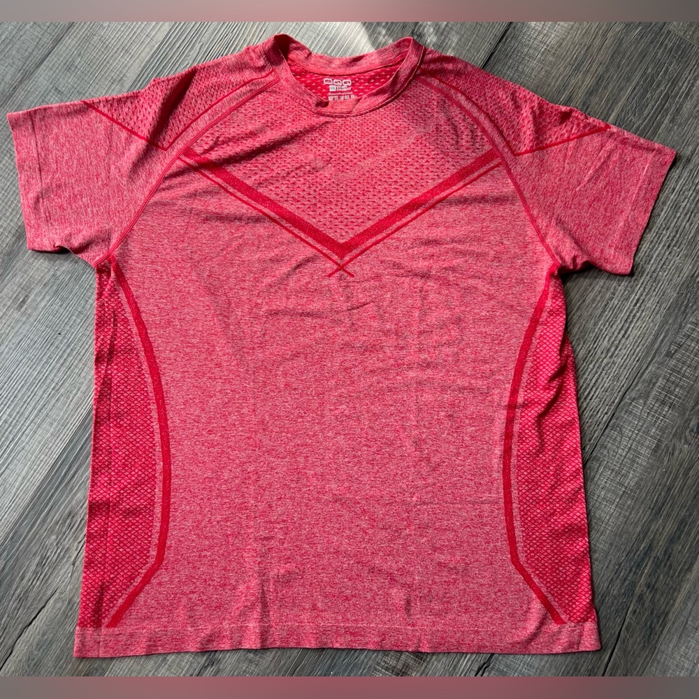 OQQ Men's Red Performance Tee - Picture 1 of 4